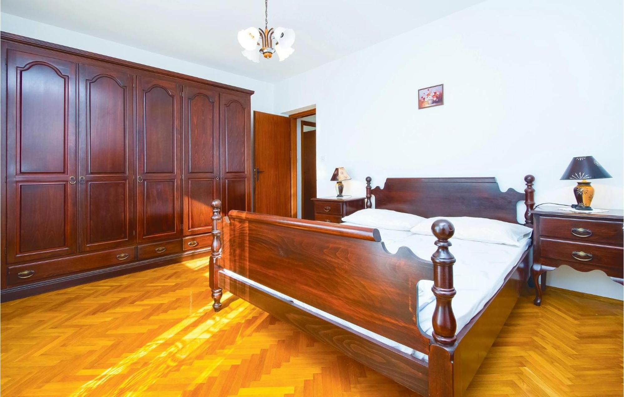 Lovely Apartment In Podstrana With Kitchen Zewnętrze zdjęcie