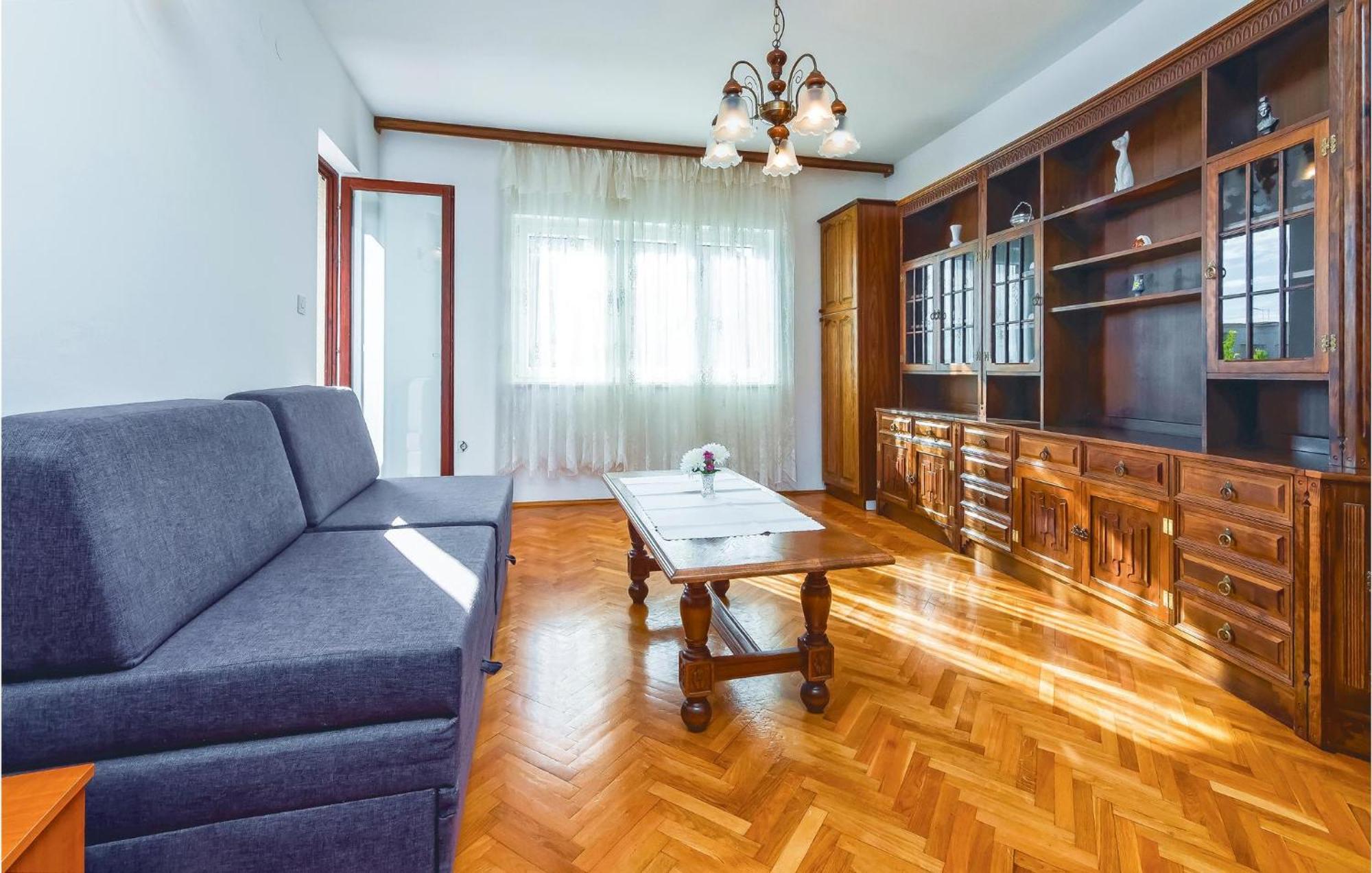 Lovely Apartment In Podstrana With Kitchen Zewnętrze zdjęcie