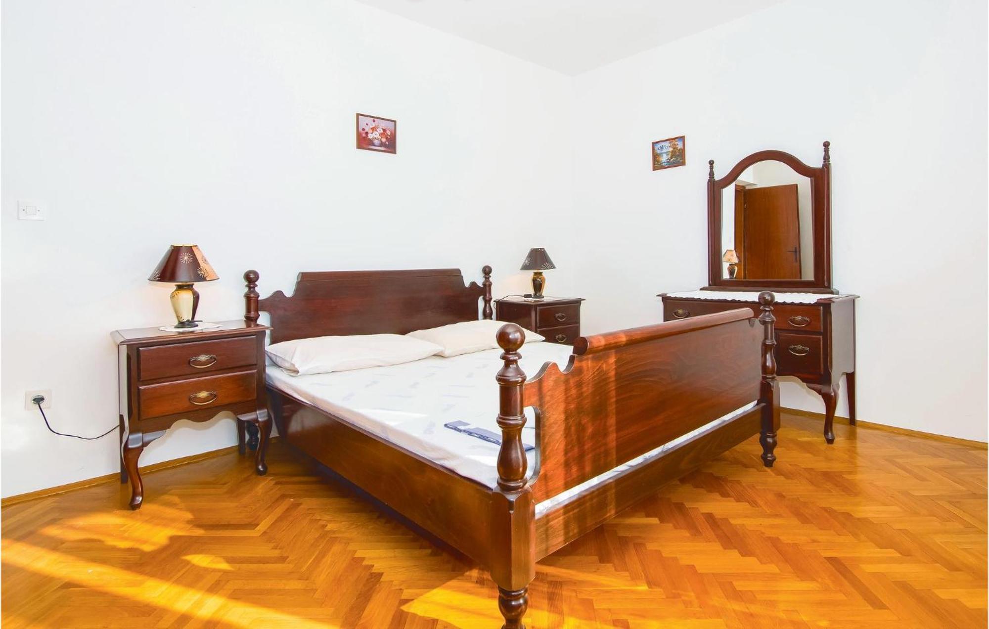Lovely Apartment In Podstrana With Kitchen Zewnętrze zdjęcie