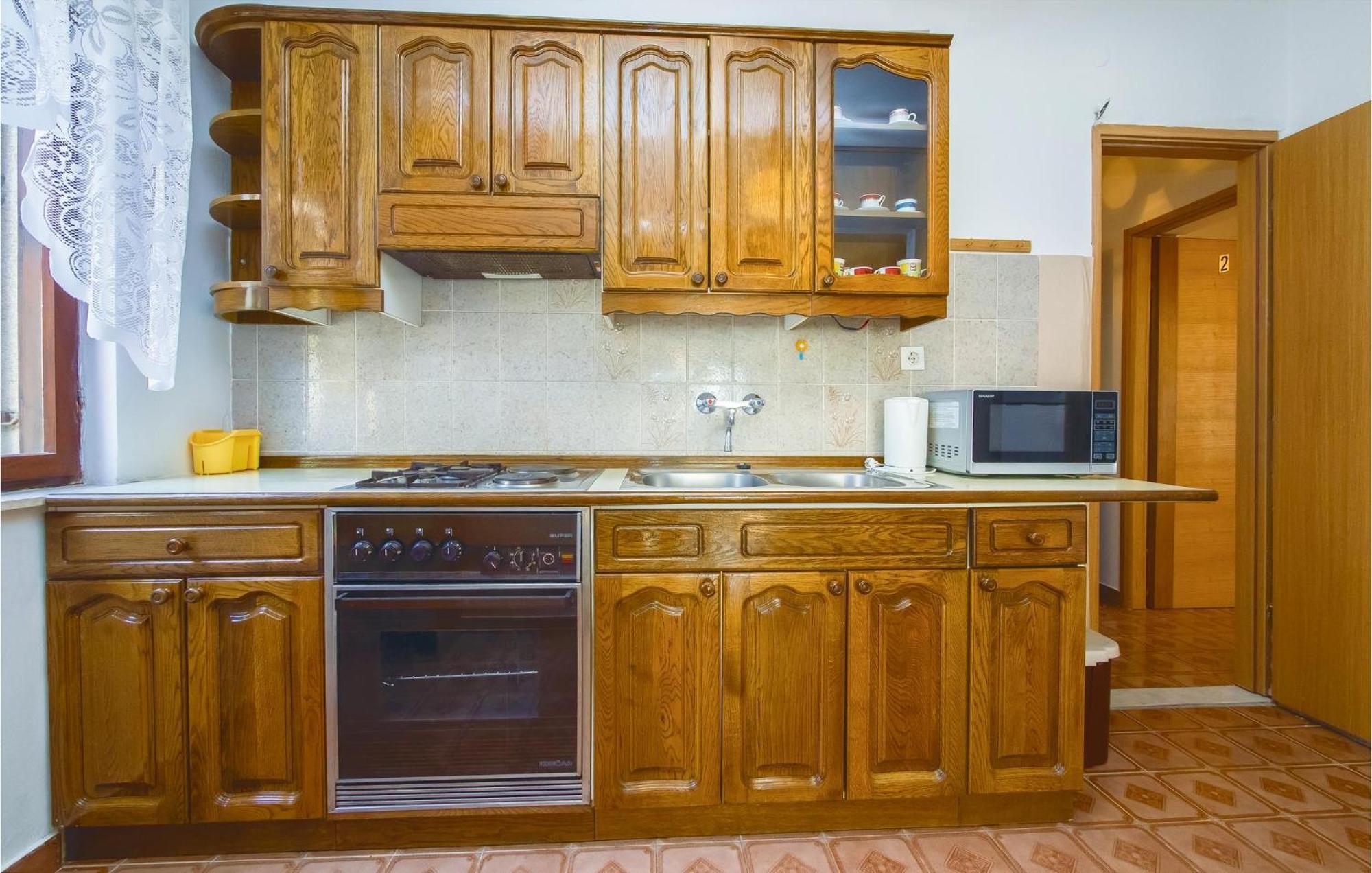Lovely Apartment In Podstrana With Kitchen Zewnętrze zdjęcie